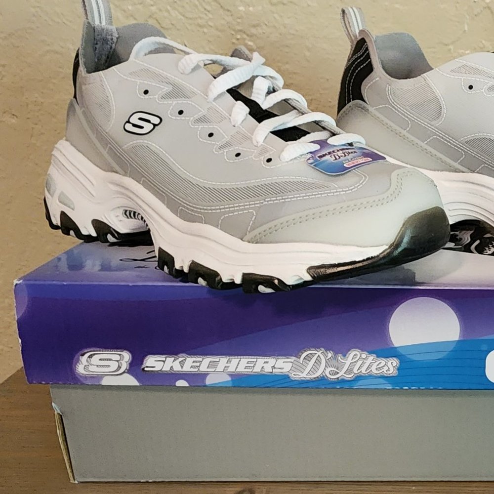 6 NEW Skechers D'lites Running Shoe White/Clear